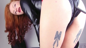 Mistress Mistress Lola rushes rough nailing