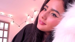 Finds dick to fuck on webcam next to gorgeous brunette