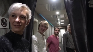 Short hair babe receives cumshot