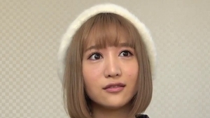 Pussy sex escorted by hairy pussy asian babe