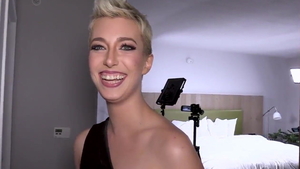 Sucking cock with short haired american Chica La Roxxx