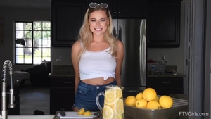 Wet pornstar orgasm in HD