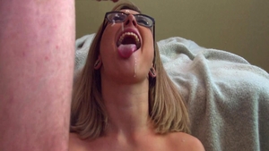 Super hot babe cumshot