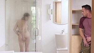 Step Siblings: Jenna Ross got her pussy pounded in the shower